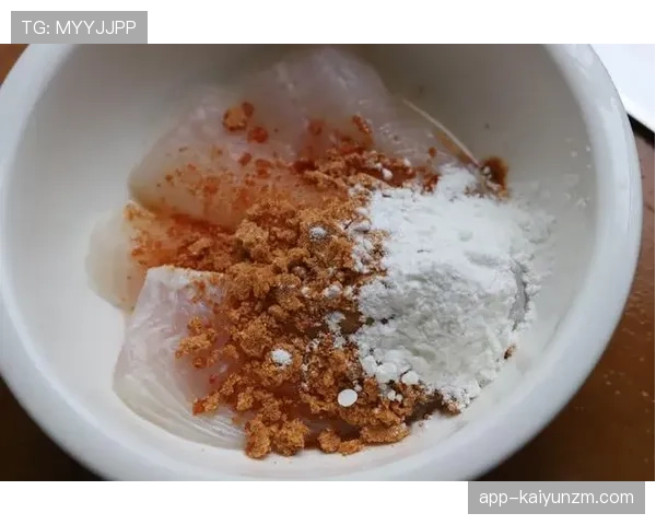 柳雅慧训练完直接啃生鸡胸肉，这自律我真看傻了